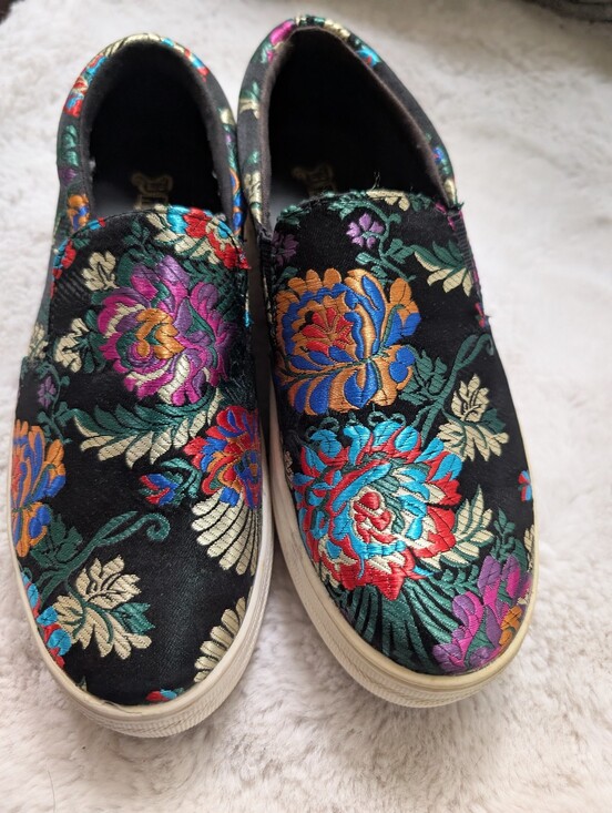 Shoes - Floral Embroidered Slip-On Sneakers - Black Base